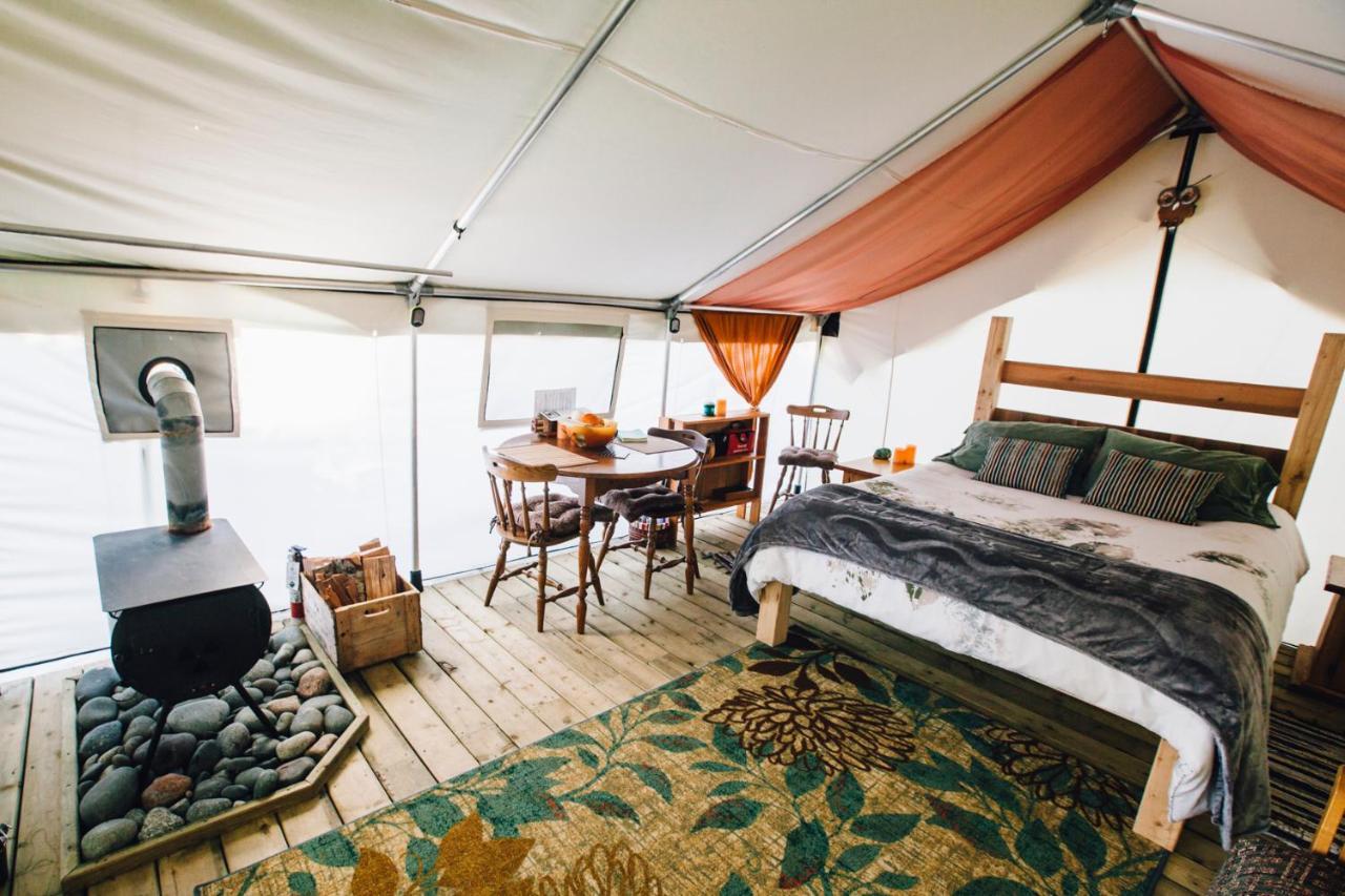 Hotel So Damn Lucky Glamping Ucluelet Exterior foto