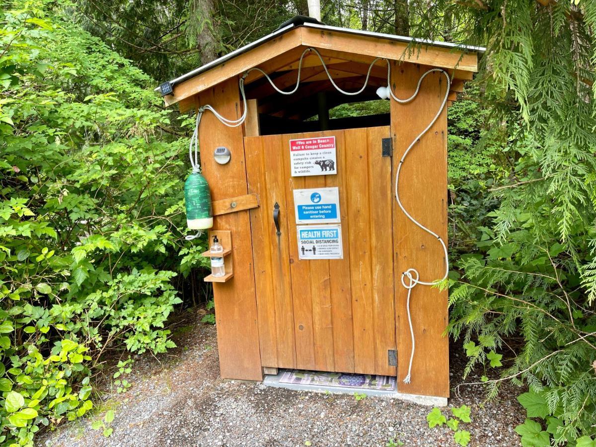 Hotel So Damn Lucky Glamping Ucluelet Exterior foto
