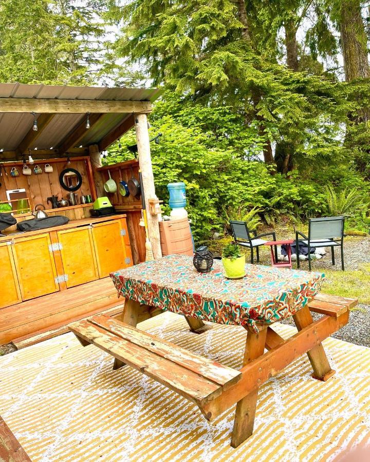 Hotel So Damn Lucky Glamping Ucluelet Exterior foto