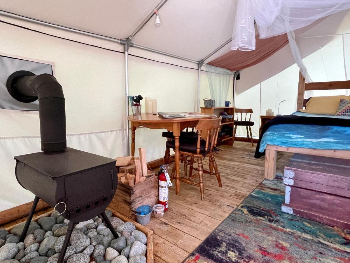 Hotel So Damn Lucky Glamping Ucluelet Exterior foto