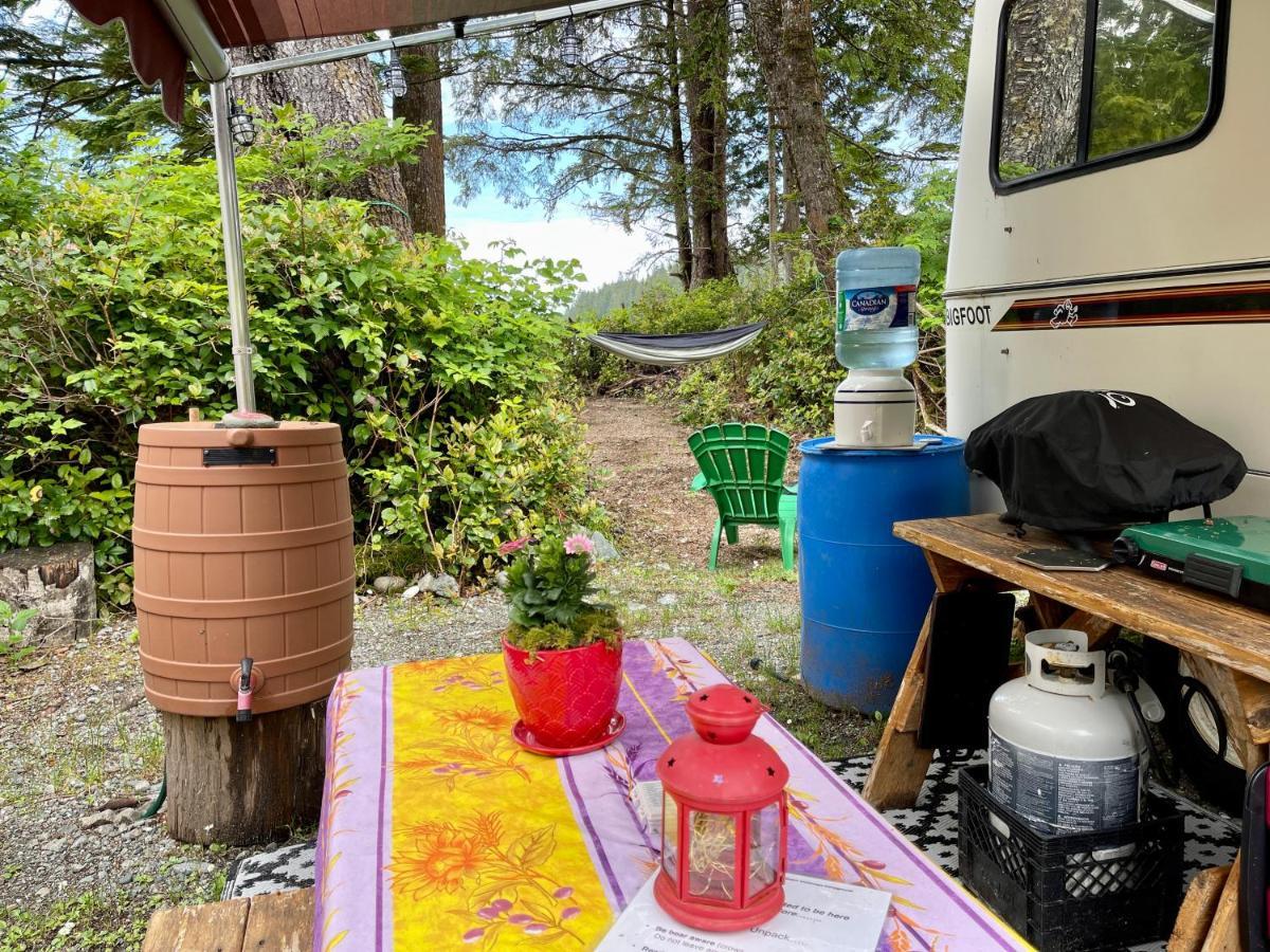 Hotel So Damn Lucky Glamping Ucluelet Exterior foto