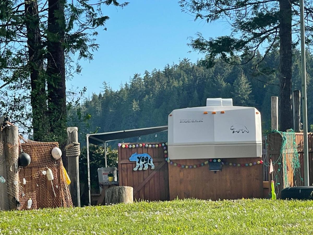 Hotel So Damn Lucky Glamping Ucluelet Exterior foto