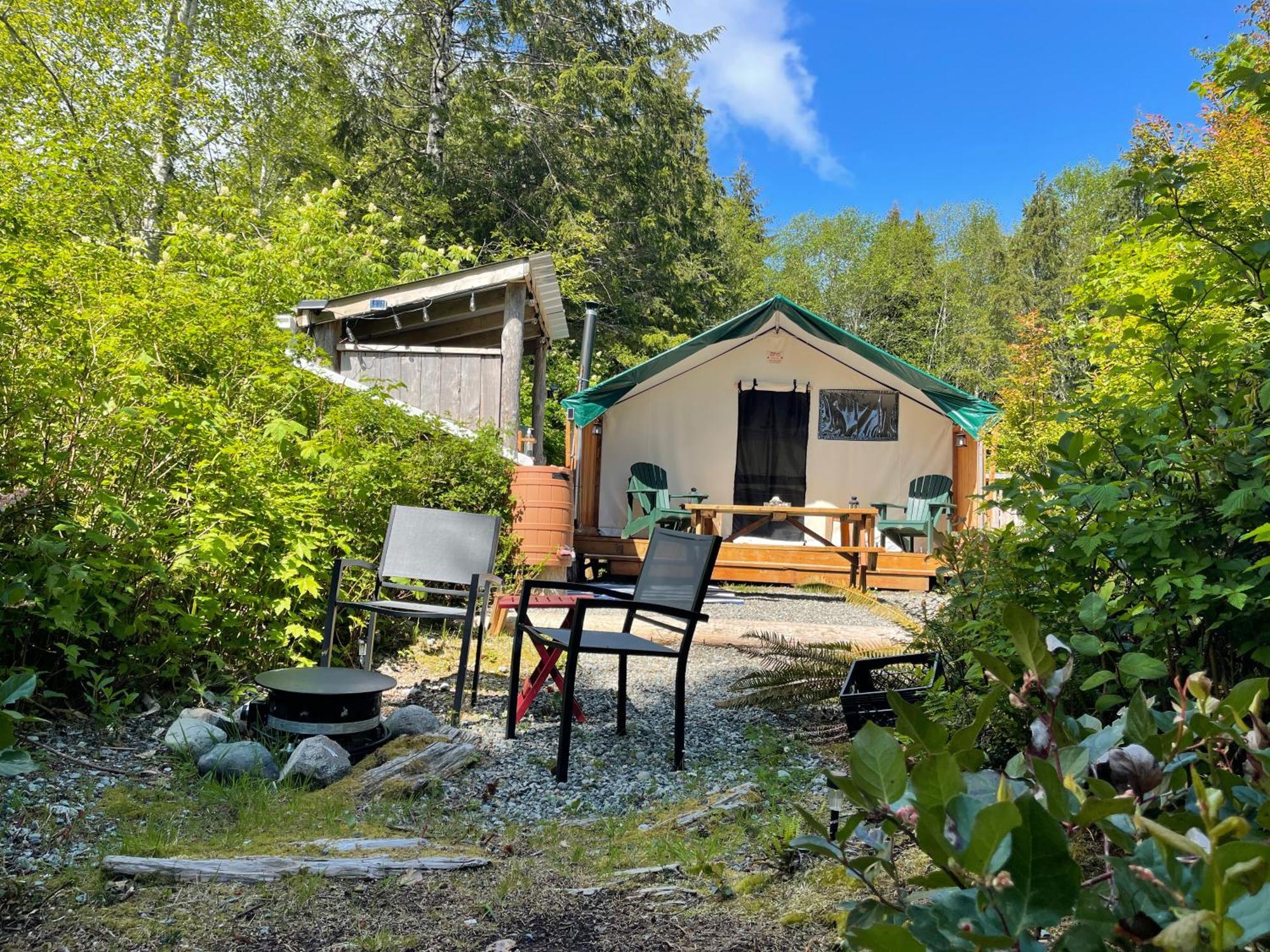 Hotel So Damn Lucky Glamping Ucluelet Exterior foto
