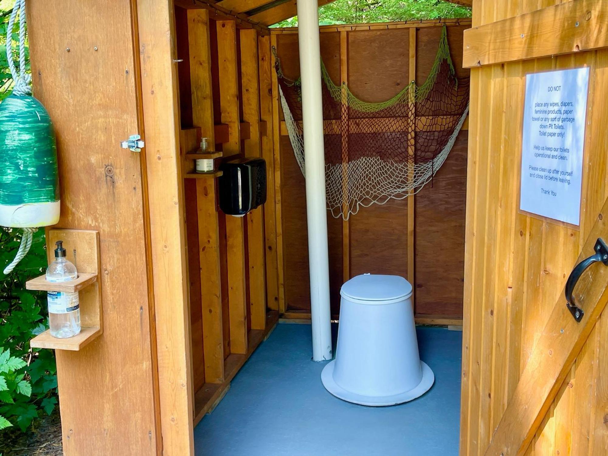 Hotel So Damn Lucky Glamping Ucluelet Exterior foto